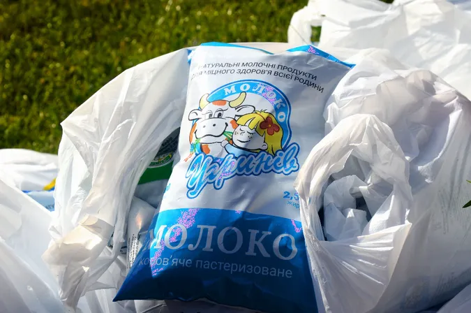 У Луцьку роздавали  безкоштовне молоко (фото)