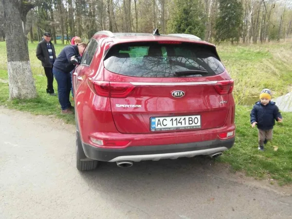 Хто не вміє паркуватись: у Луцьку ловили порушників (фото)