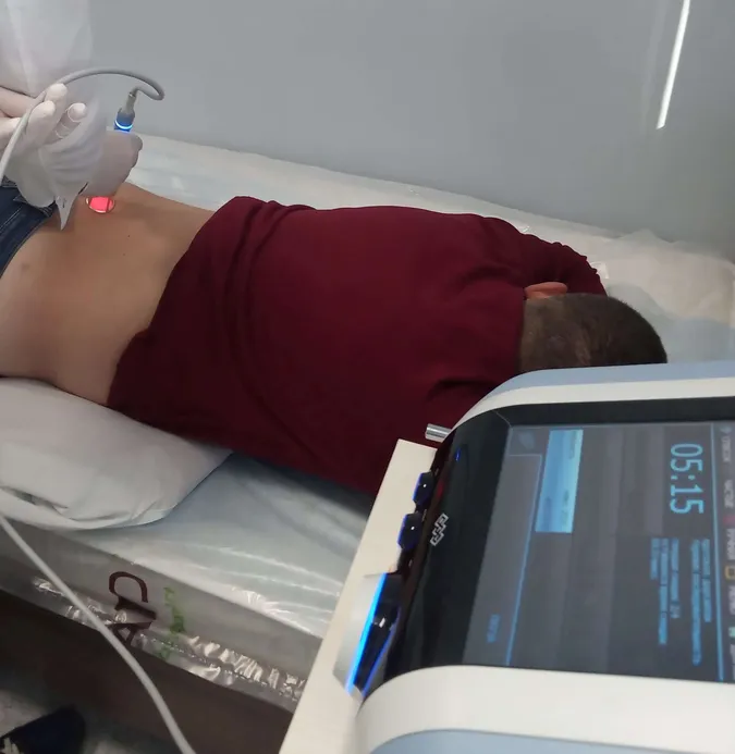 У центрі реабілітації УБД у луцькій поліклініці лікують лазером