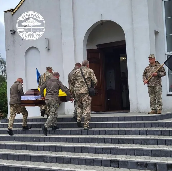 Понад 2 роки вважався зниклим: на Волині попрощалися з воїном Олександром Барилюком (фото)