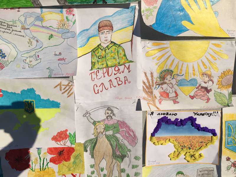 «Козацькому роду нема переводу»: у луцькій школі організували свято (фото)