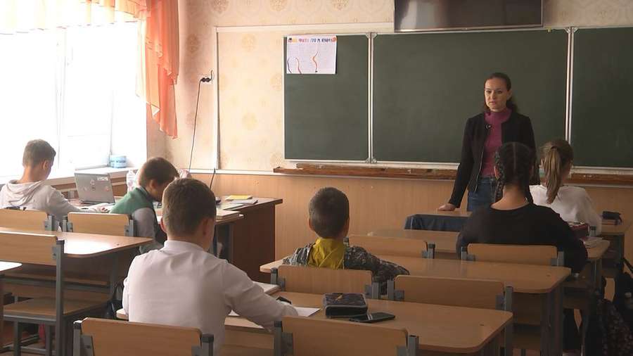Історія вчительки-переселенки з Маріуполя, яка навчає дітей у Луцьку (відео)