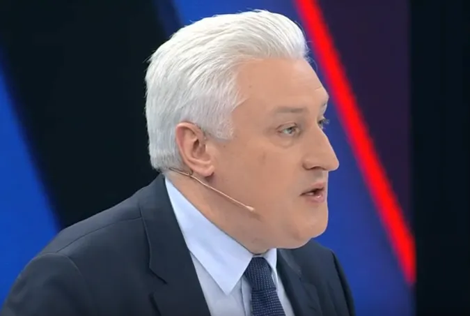 На росії закликають мститися за Нову Каховку і бити по мостах в Україні