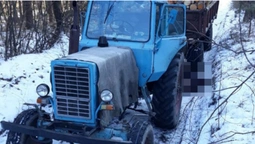 На Волині трактор з дровами переїхав 58-річного чоловіка (фото, відео)