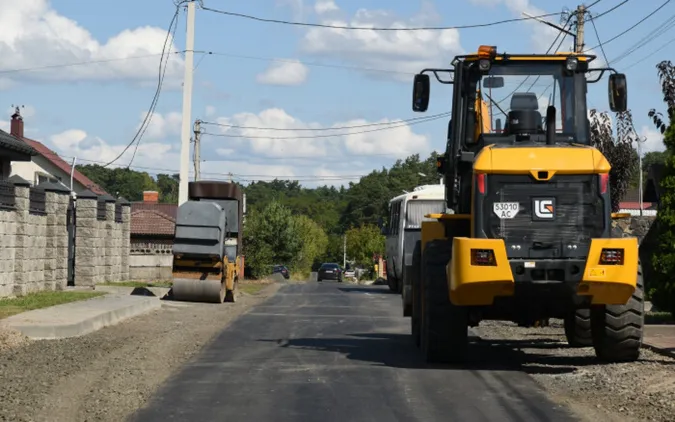 До осені у Луцькій громаді відремонтують 11 доріг: які саме