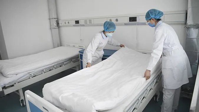 Скільки людей померло через фейки про коронавірус
