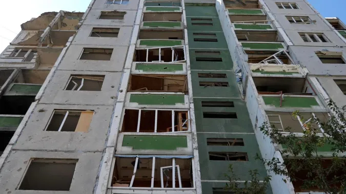 Війна забрала житло та рідних, але не волю до життя: луцькі волонтери показали зруйноване місто (фото)
