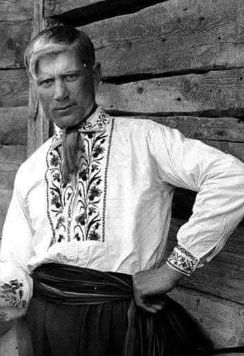 Красень-блондин, наче з обкладинки: якими були волиняни 100 років тому