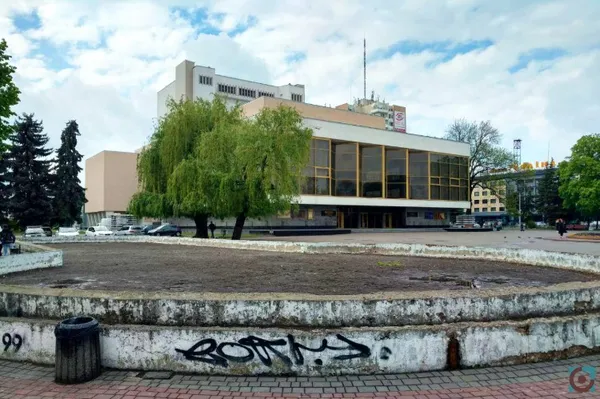 Фонтан у Луцьку до ремонту