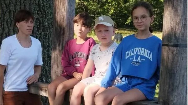 На Волині встановили ще одну височезну дерев'яну гойдалку (фото)