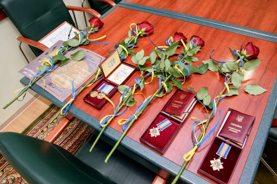 У Луцьку рідним військовослужбовців вручили їхні нагороди (фото)