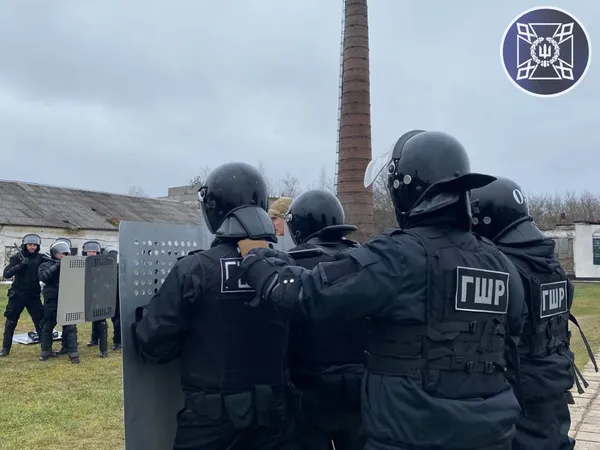 Тривога та блокування «порушників» у Маневицькій колонії: що там коїлося (фото)