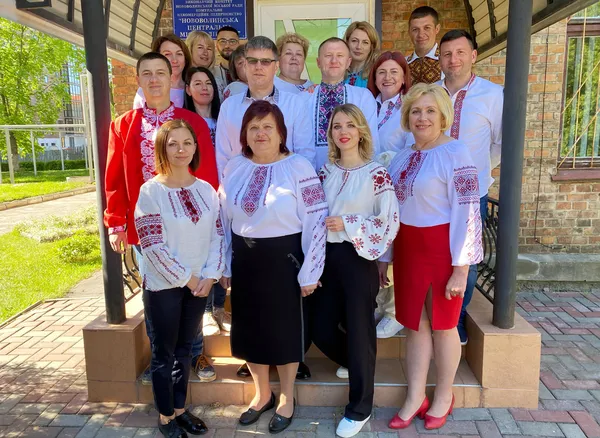 Код нації: волиняни діляться світлинами у вишиванках (фото)