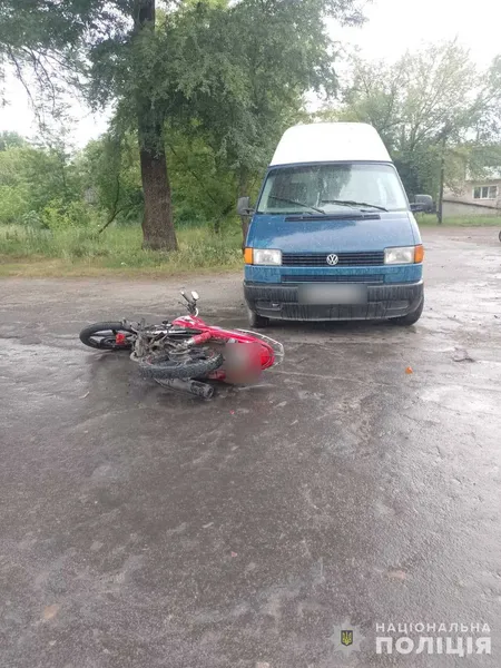 Волинянин впав з мотоцикла, аби не врізатися в бус (фото)