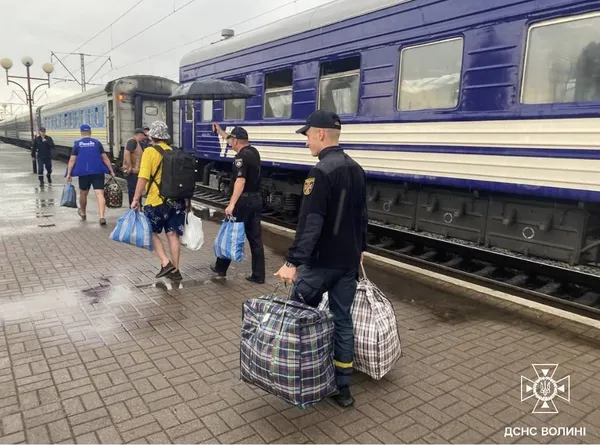 На Волині зустріли евакуаційний потяг з Донеччини (фото)