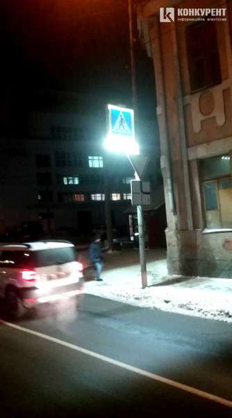 На перехресті біля «Базиліка» встановили новий дорожній знак (фото)