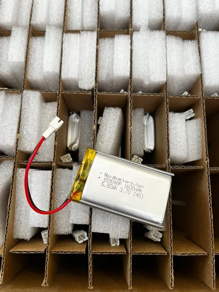 На «Ягодині» в електроскутерах знайшли «ліві» GPS-трекери та акумулятори (фото)