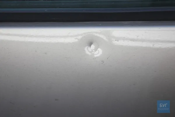 У Нововолинську автомобіль постраждав від травматичної зброї (фото)