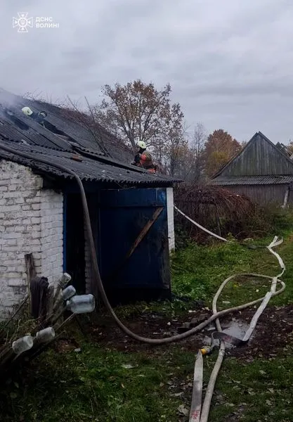 У Камінь-Каширському районі горів будинок (фото)