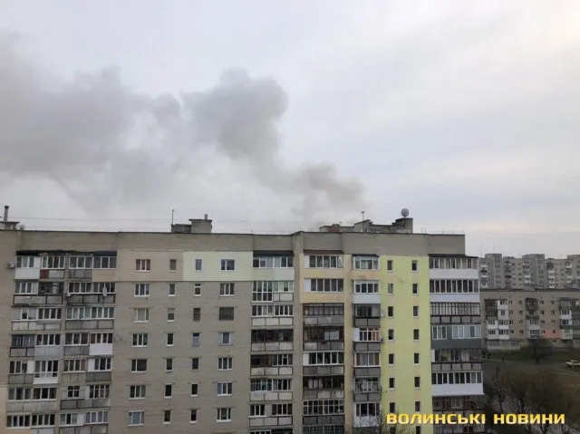 У Луцьку на Дружби Народів загорілася квартира (фото, відео)