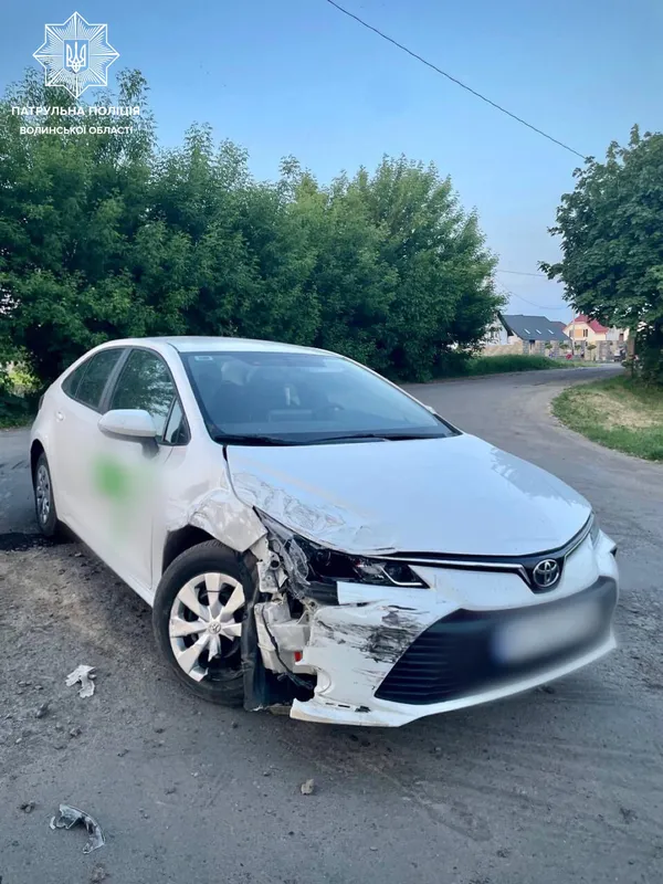 У Луцьку «жигуль» протаранив «тойоту» (фото)