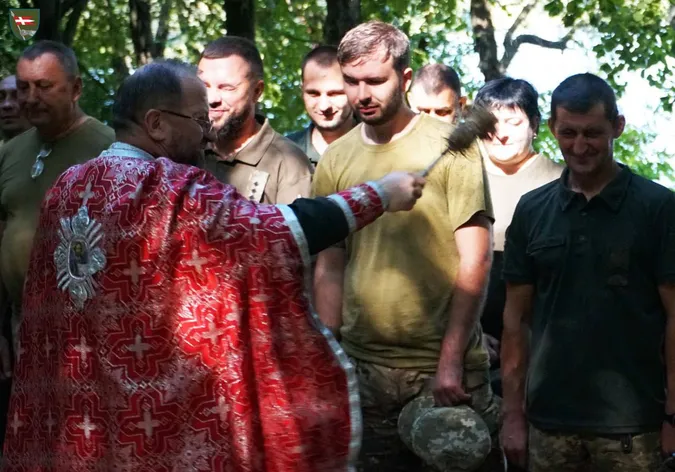 Бійці 14 ОМБр відзначили Медовий спас на фронті (фото)