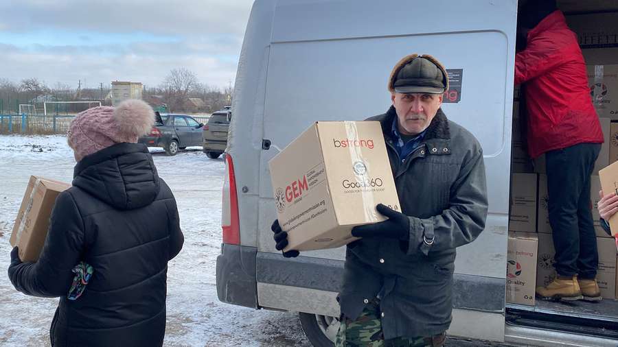 Volunteers provided humanitarian aid to the village in Kharkiv region under daily shelling