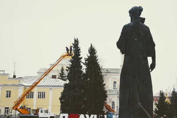 Леся спостерігає