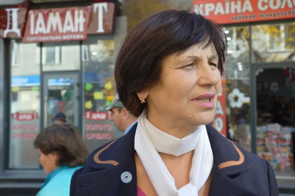 Vox populi: що роблять із опалим листям в Луцьку (фото)