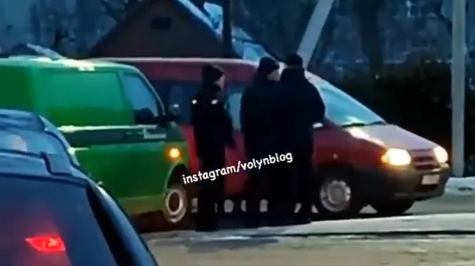 У Луцьку сталася аварія за участю автомобіля інкасаторів (відео)