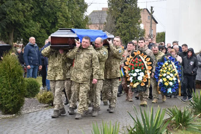 Луцька громада попрощалася із загиблим під Вугледаром Володимиром Олійником (фото)