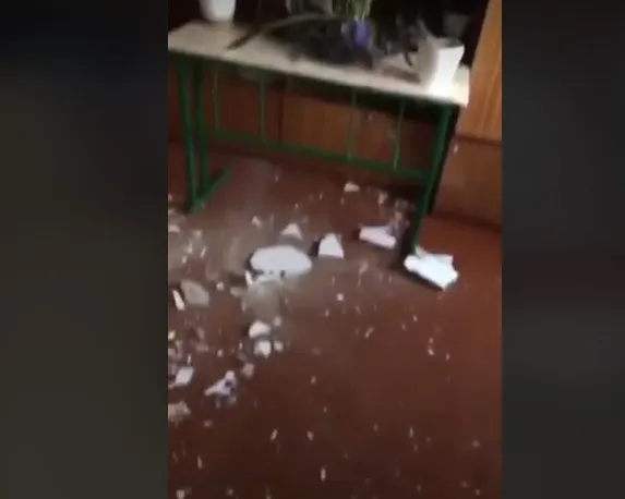У луцькій школі відвалився шматок стелі (відео)