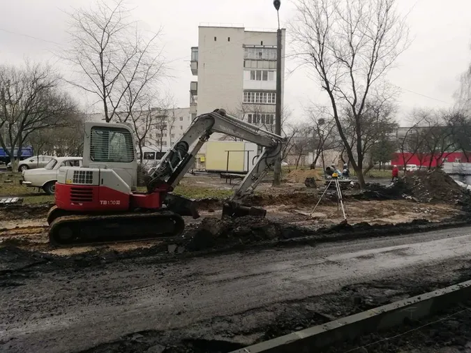 У Луцьку капітально ремонтують двори цілого мікрорайону (фото)