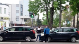 У Луцьку – аварія на проспекті Перемоги: зіштовхнулись дві автівки (фото)