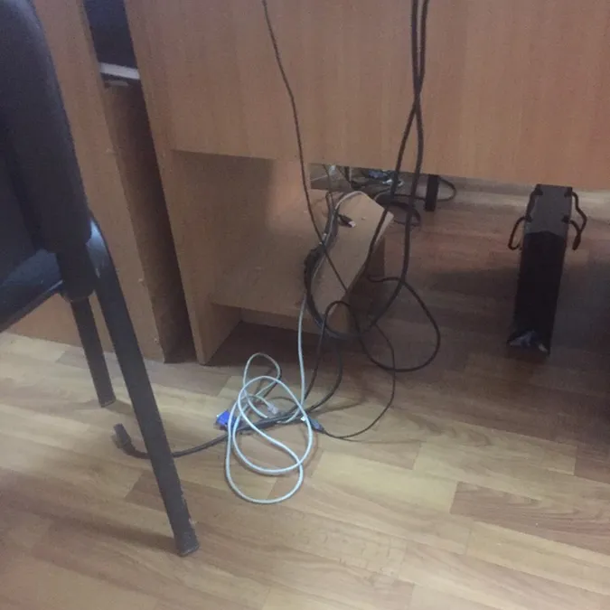 У Луцьку з медустанови через вікно винесли комп'ютерну техніку
