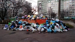 Комунальники розповіли, коли в Луцьку вивезуть сміття (фото)