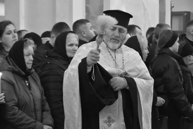 Луцьк навколішки попрощався з двома загиблими захисниками