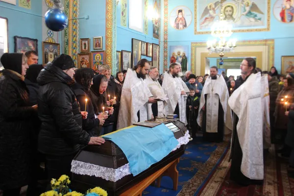 На Волині прощались з Героєм  Віктором Котиковичем (фото)