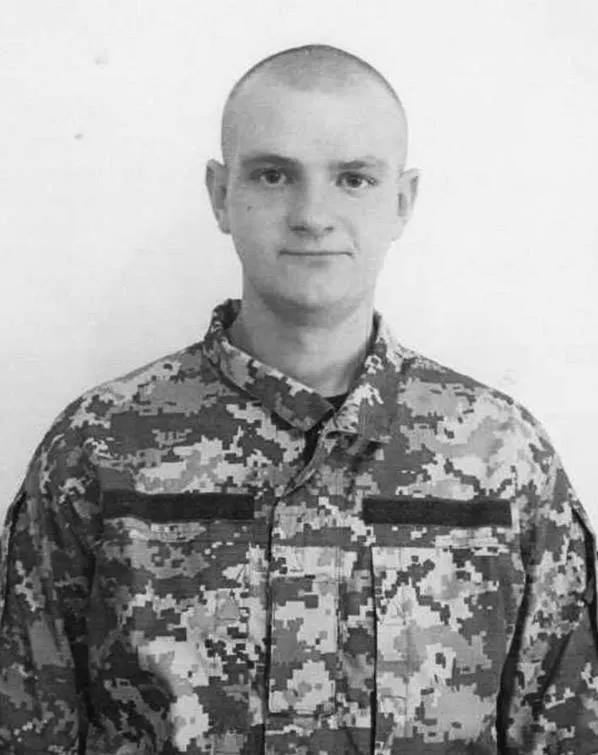 На Волині з військової частини втік озброєний строковик