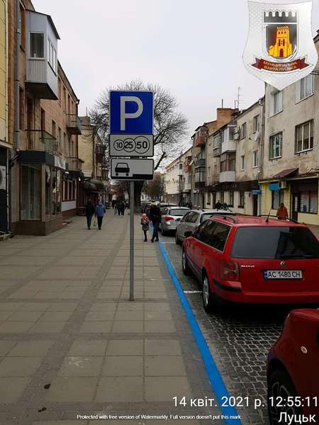 Невдовзі на Кривому Валу в Луцьку запрацює платна парковка (фото)