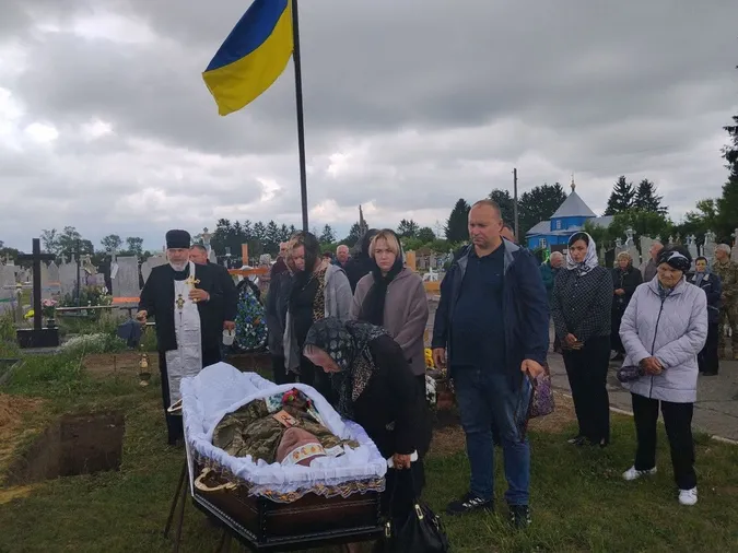 На Волині в останню дорогу провели Героя Олександра Дмитрука(фото)
