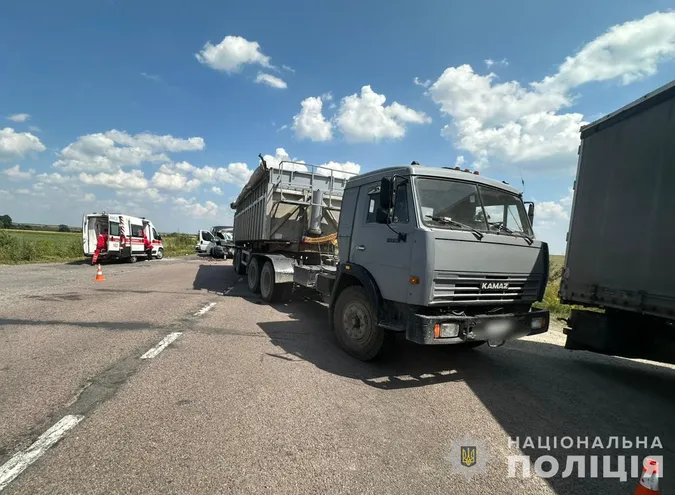 Мікроавтобус – вщент: у ДТП на Ковельщині загинув водій (фото)