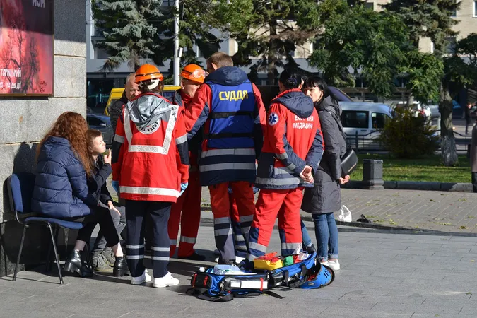 У Волинському драмтеатрі хлопчикові «стало зле»: рятували кілька бригад швидкої допомоги