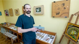 Волинський умілець виготовляє унікальні дерев'яні іграшки (фото)