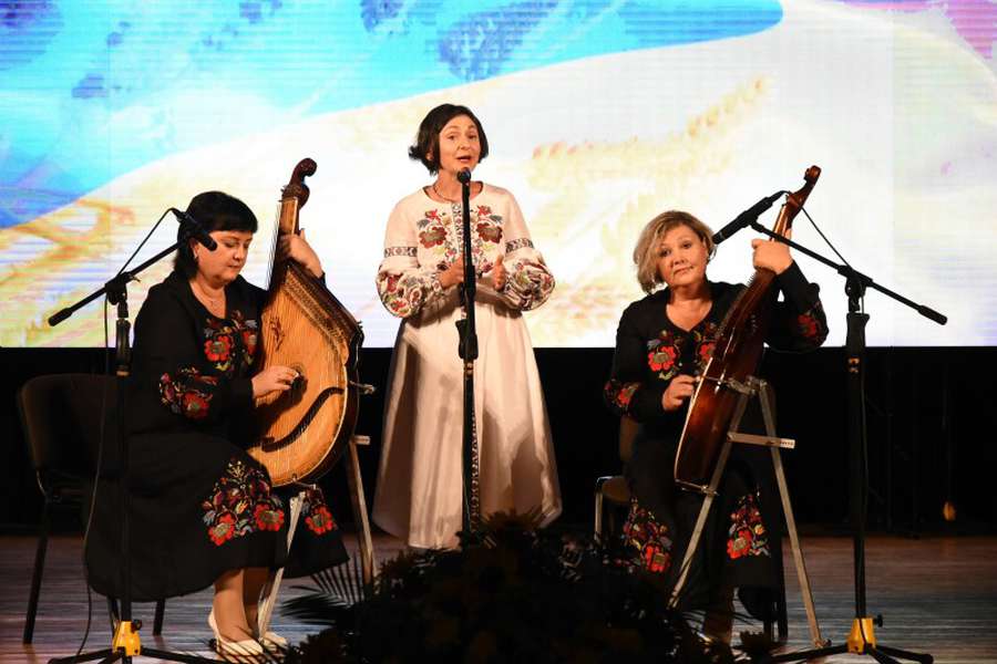 У Луцьку відзначили переможців пісенного конкурсу «З родинного джерела – 2021»