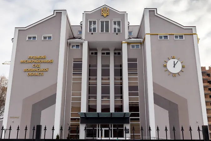 Через COVID у Луцькому міськрайонному суді продовжили особливий режим