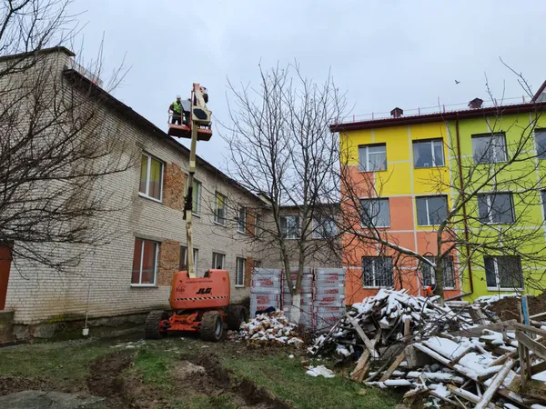У Підгайцях відремонтують дах шкільного спортзалу (фото)