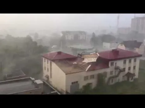 Що наробила негода в Луцьку  (фото, відео)