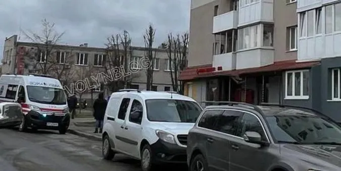 У Володимирі чоловік впав з восьмого поверху