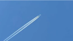 У небі над Ківерцями "зловили" найбільший у світі літак (фото)